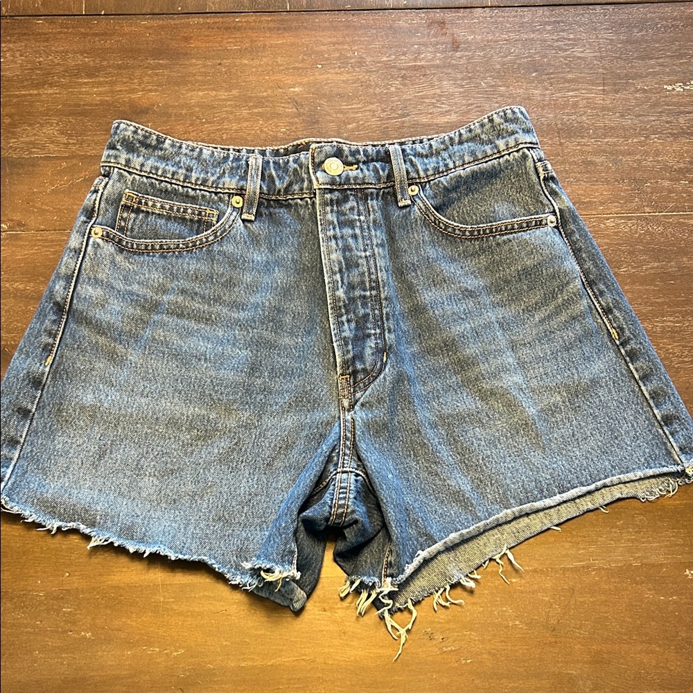 Veronica Beard Ellis Mid-Rise Jean Shorts
